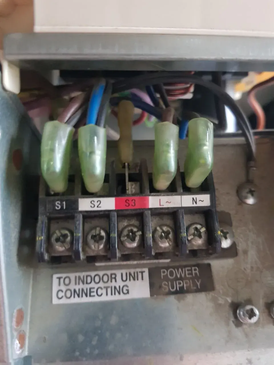 Portrait photo with partially readable HVAC-related text for AC repair service content in Dubai Portrait photo with partially readable HVAC-related text for AC repair service content in Dubai